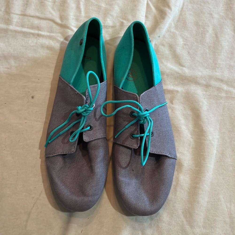 Volcom Soul Mates grey combo color with teal. Women’s size 8.5 width B medium. - Picture 5 of 15